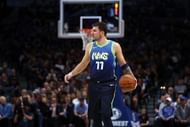 Los Angeles Clippers v Dallas Mavericks